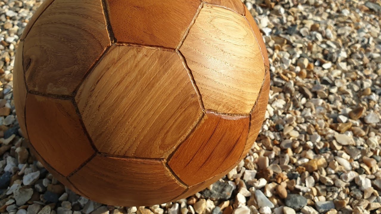 Mon premier  ballon en bois