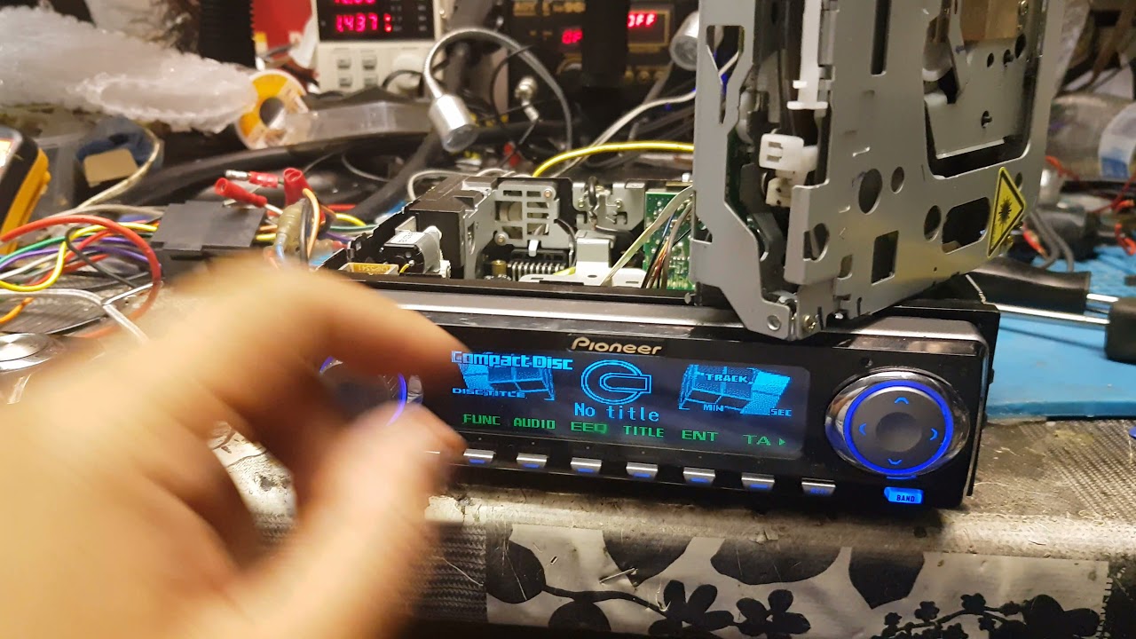Pioneer DEH9300 face on DEH9400