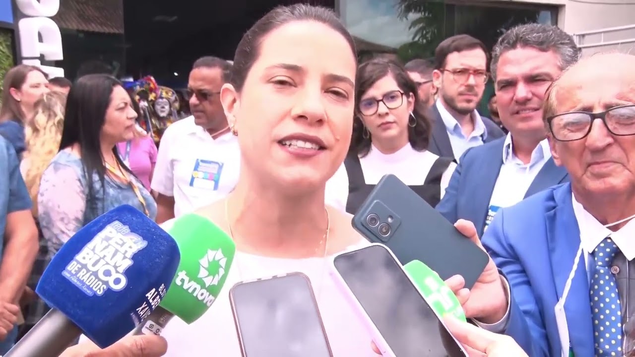 Governadora Raquel Lyra participa de encontro com prefeitos eleitos e reeleitos promovido pela AMUPE