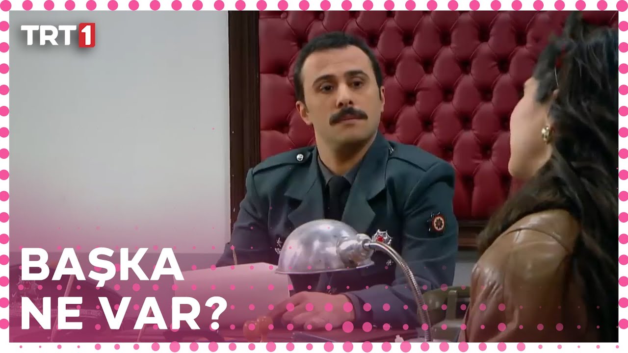 Komiser Rıza ve eşinin tatlı halleri - Seksenler 146.B&ouml;l&uuml;m