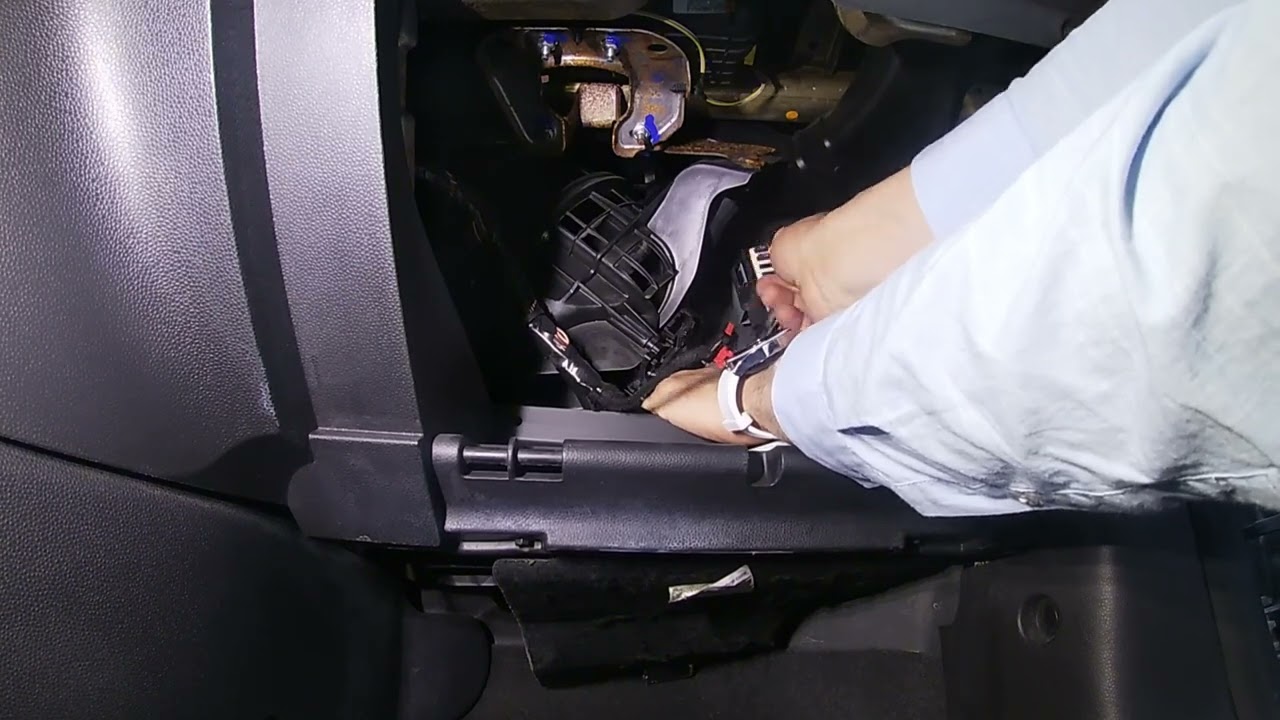 11-19 Ford Fiesta Blend Door Replacement