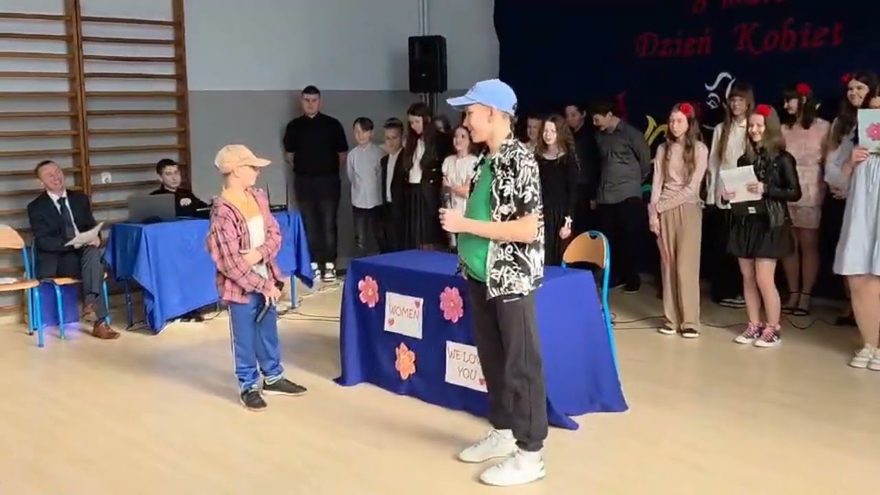 Dzień Kobiet w SP Nadróż- część montażu słowno- muzycznego.