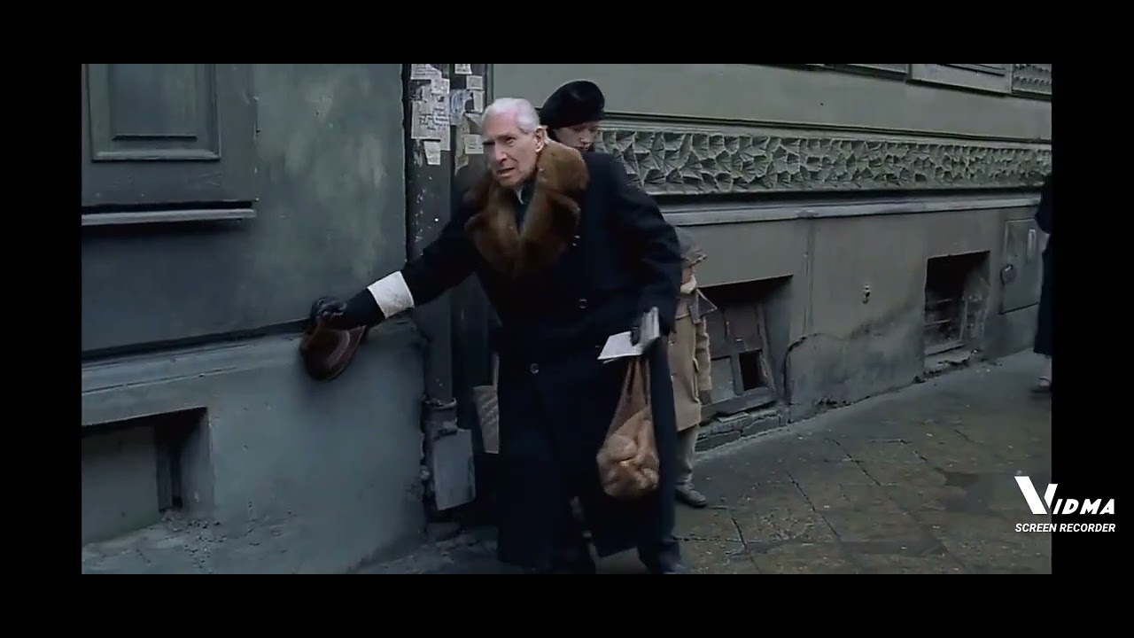 Il Pianista - Non camminare sul marciapiede (scena del film)