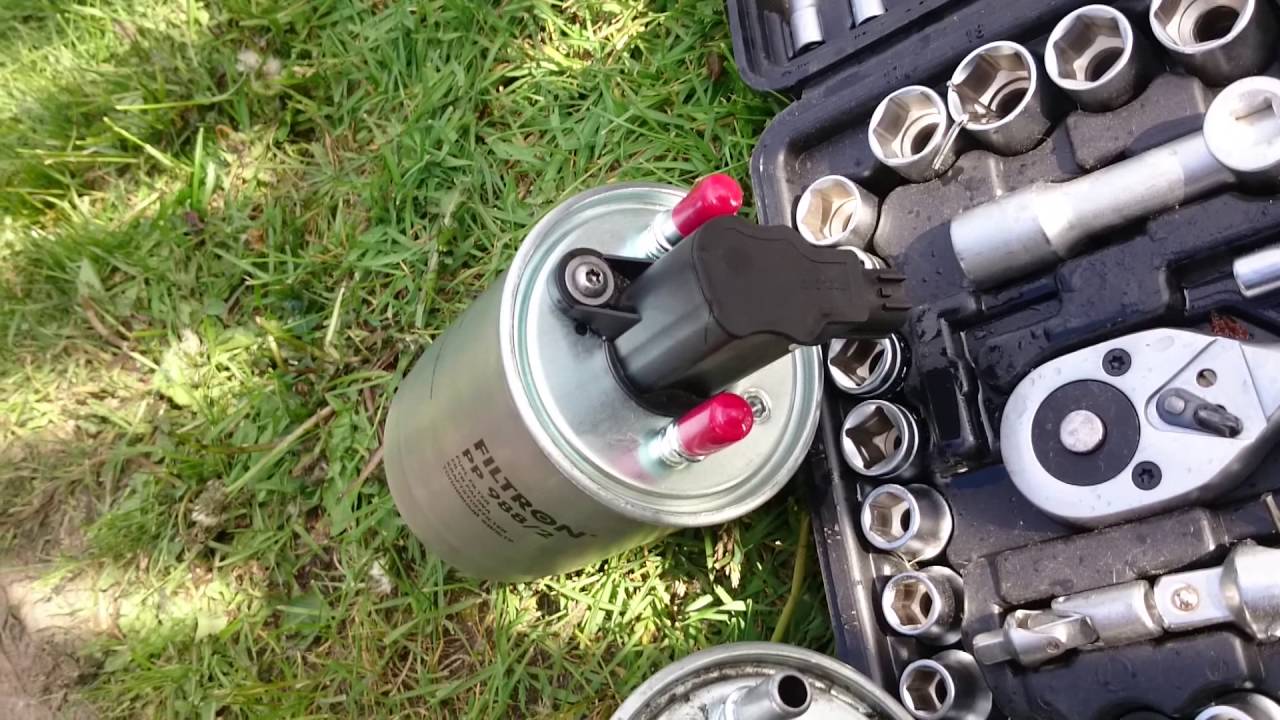 Wymiana filtra paliwa 1,5 dCi Megane III 2010r., replacing the fuel filter