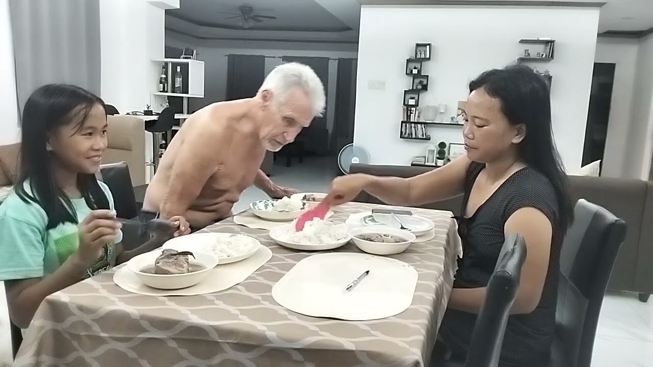 WHEN YOUR FILIPINA WIFE NAGGING YOU DURING DINNER TIME 🤣