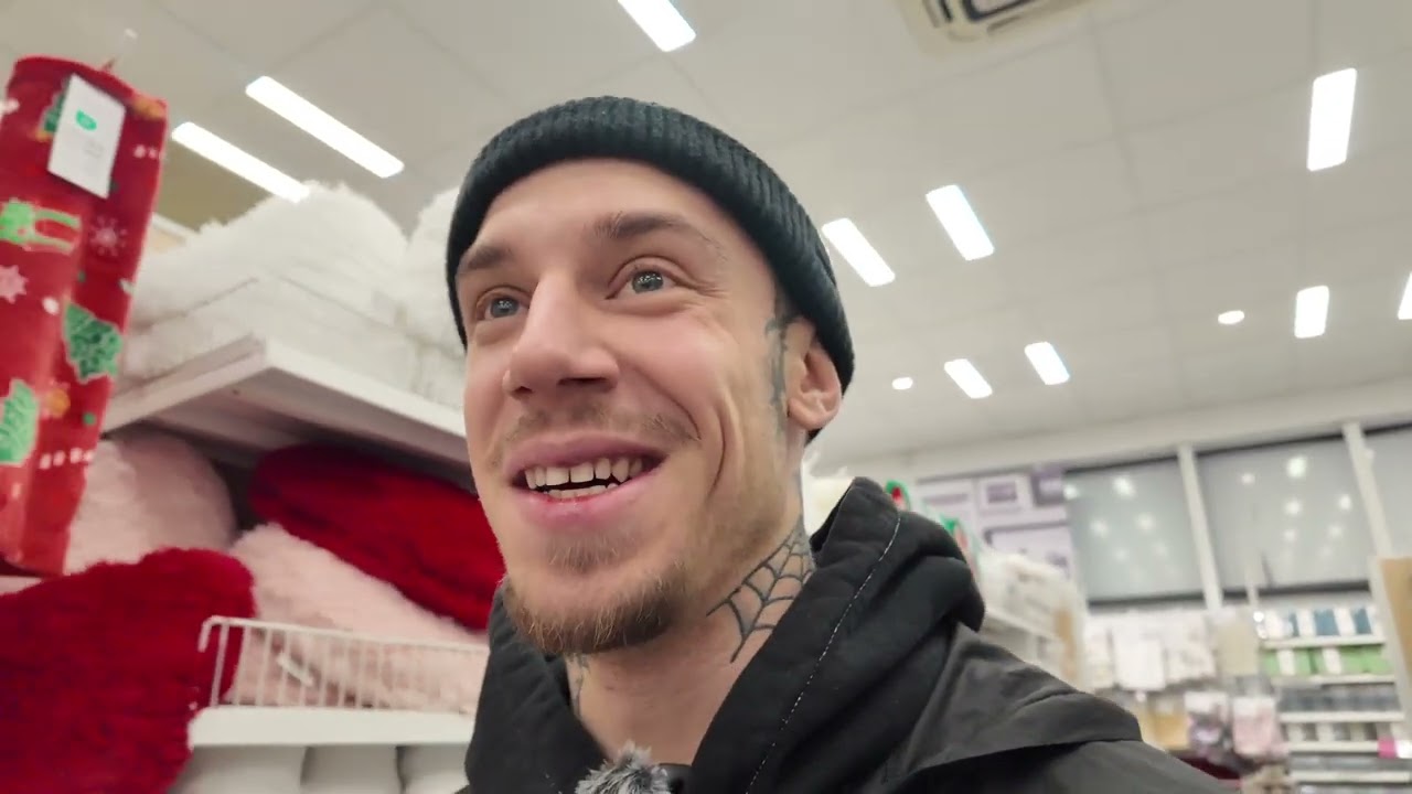VLOGMAS #1 — Zaczynamy! UBIERAMY CHOINKĘ • KALENDARZE ADWENTOWE 