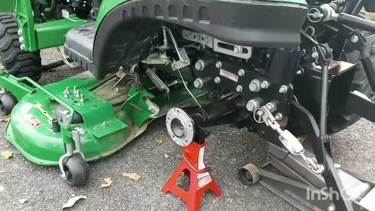 John Deere 1023e/1025R: заедание блокировки дифференциала, устранение (постоянное)