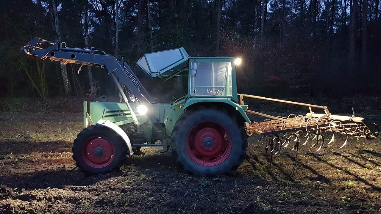 Fendt Farmer 108s Jahresabschlussgrubbern mit Federzinkengrubber