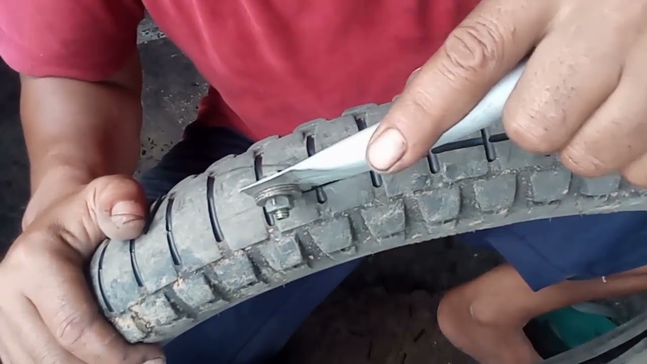 Restoration . ukir BAN motor semi trail yang terbuang menjadi seperti BARU lagi.