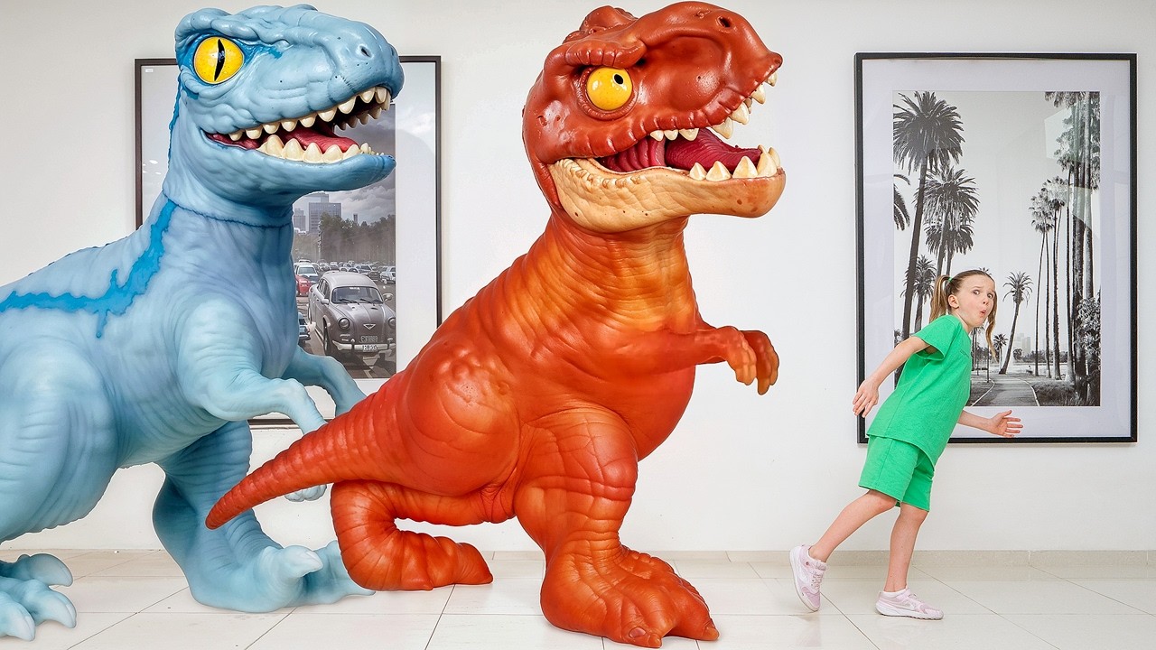 Огромные игрушки-динозавры оживают в моем доме! 🦖✨