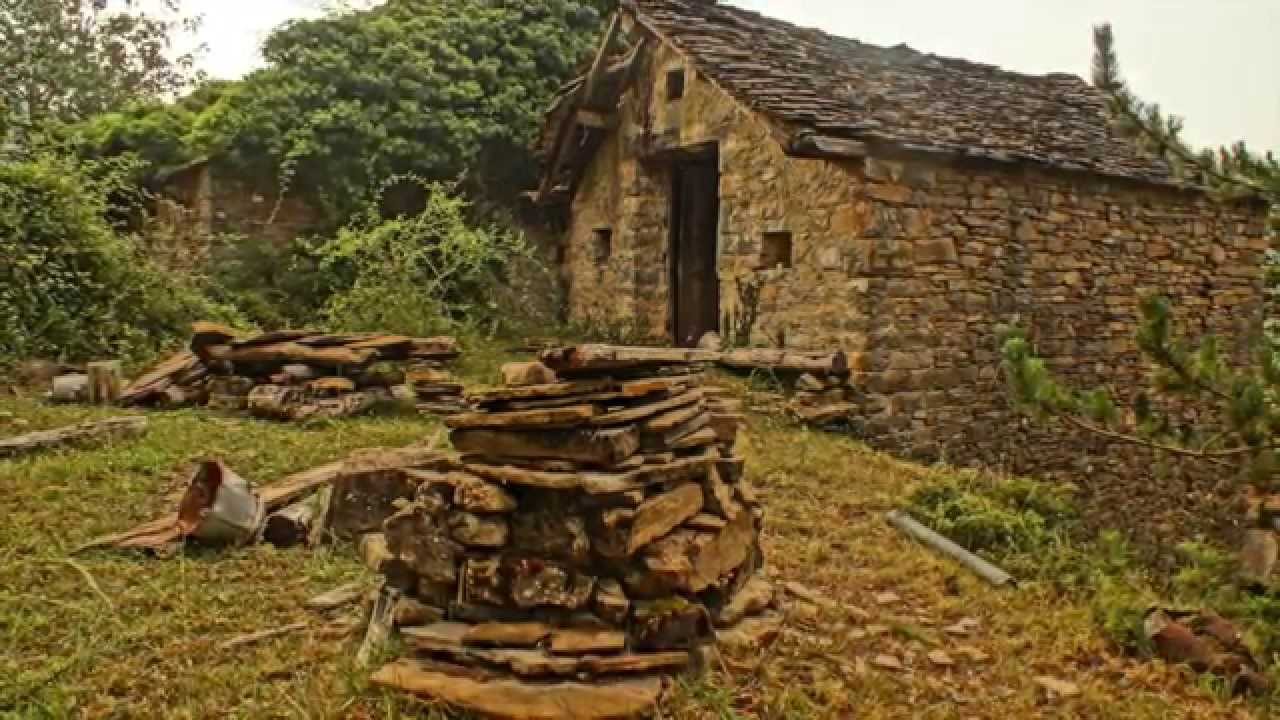 Pueblo fantasma ( Giral ) ghost town ( Pirineo Aragones )