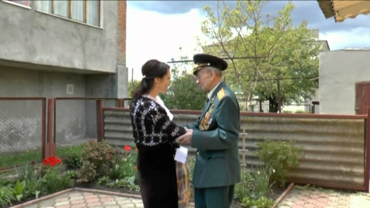 Голова Красилівської державної адміністрації Ніла Островська відвідала вдома ветеранів Великої Вітчи