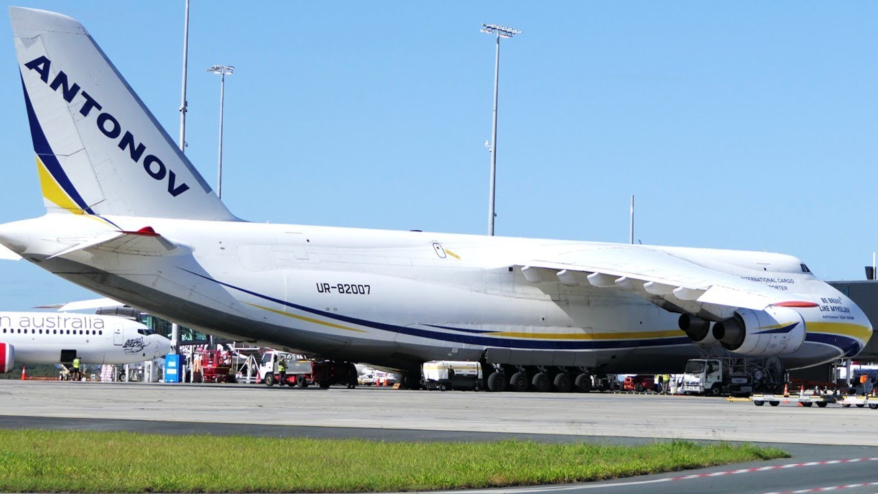 HUGE Antonov An-124 Ruslan Takeoff at Brisbane Airport / 39 Year Old Aircraft / 4K /