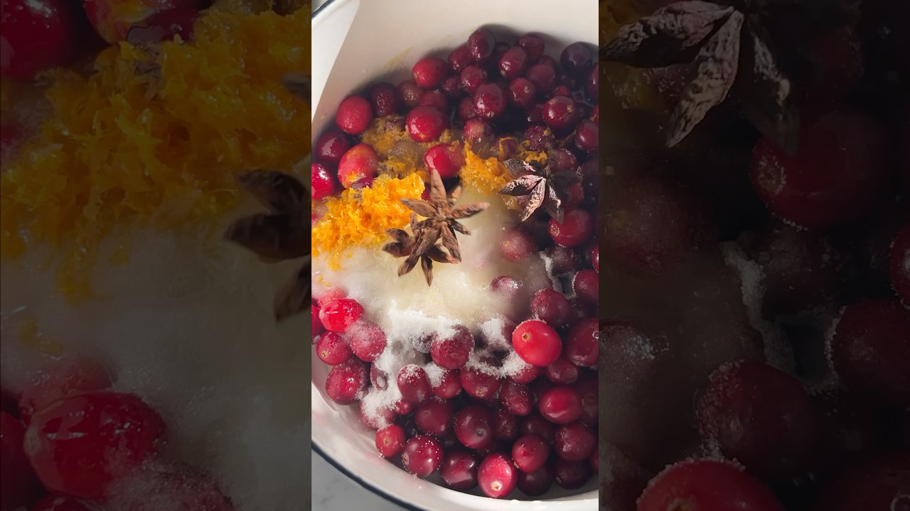 Star Anise, Cinnamon and Orange Infused Cranberry Sauce!🫶🏼