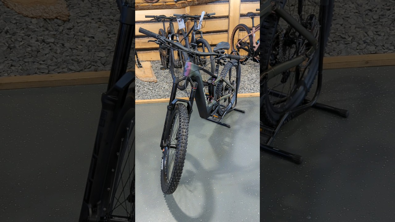 New Cube Stereo Hybrid 160 SLX 750 2023 