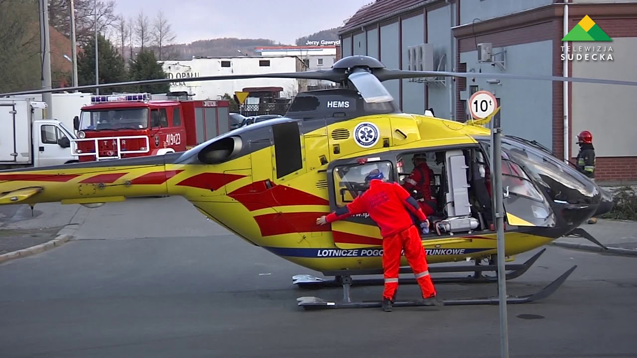 LOTNICZE POGOTOWIE WYLĄDOWAŁO W BIELAWIE. WYPADEK NA UL. WOLNOŚCI