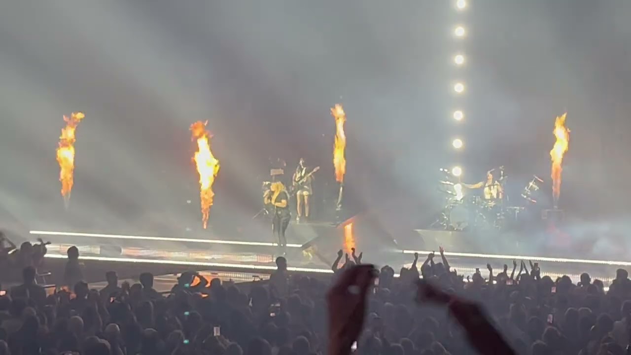 Santa - Chanter le monde - Z&eacute;nith de Paris - 17/12/2025