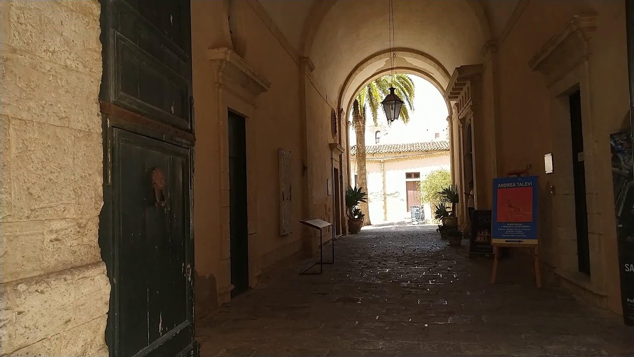 BREVE VISITA  A PALAZZO NICOLACI   NOTO