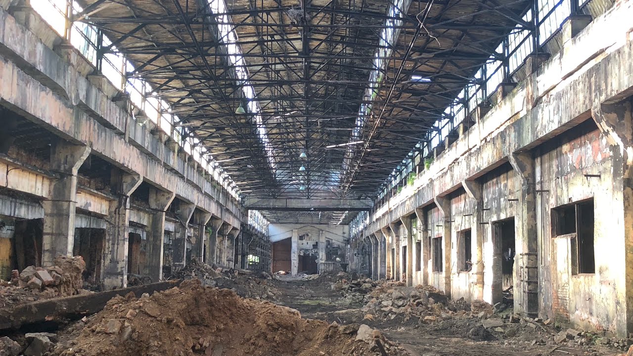 Залезли на заброшенный судостроительный завод. Нас поймали?