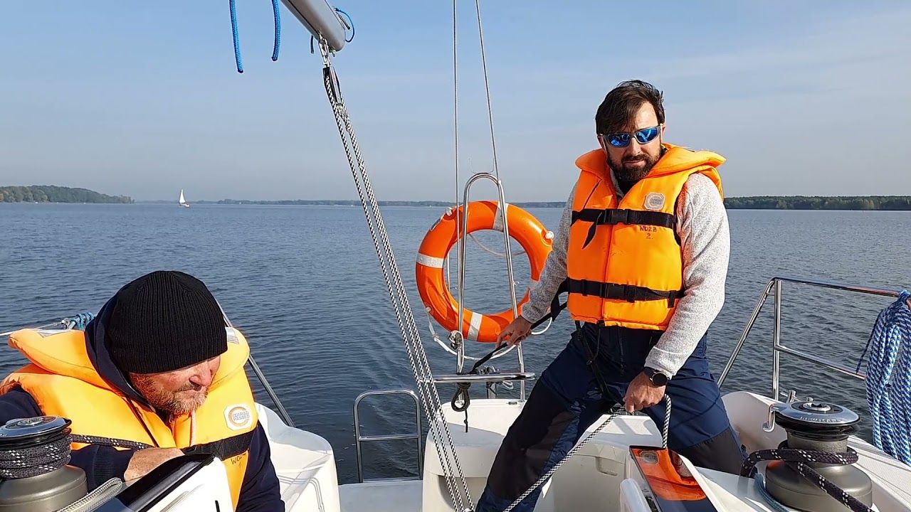 Zwrot przez sztag