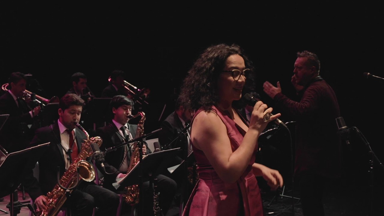 Can t Buy Me Love. con Claudia Acuña y Big Band Concepción Jazz