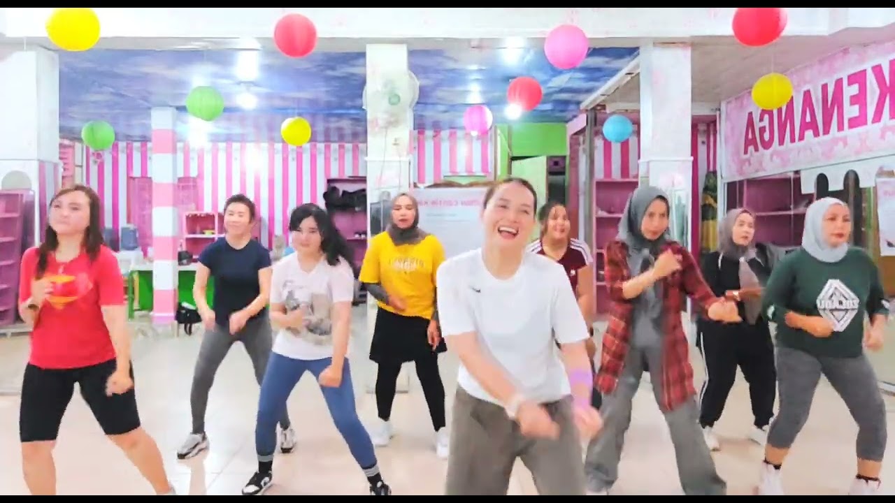 Bloodline // ariana grande // remix tiktok // dj rycko ria // zumba // dancefitness