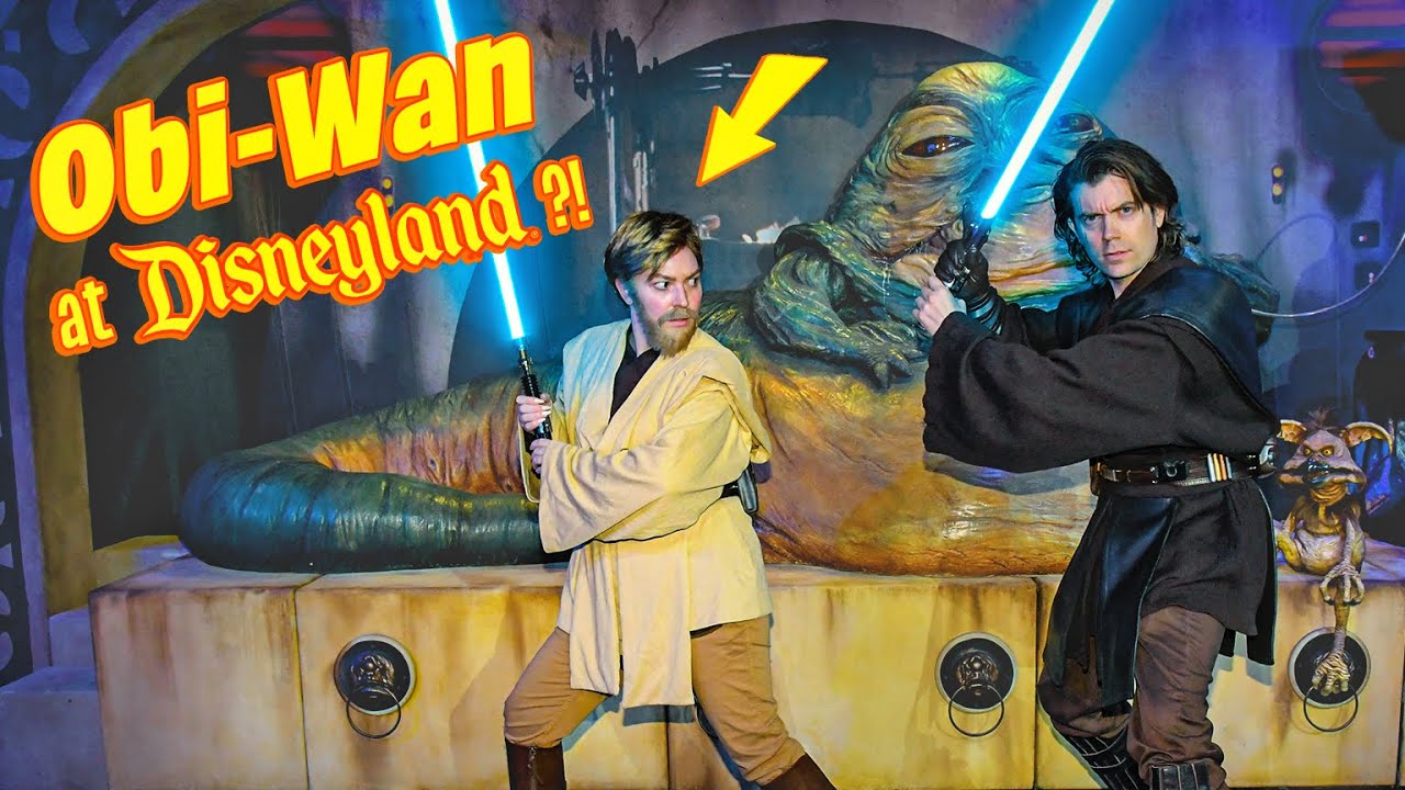 Obi-Wan Kenobi & Anakin Skywalker at Star Wars Nite 2022 | Disneyland Galaxy's Edge Vlog