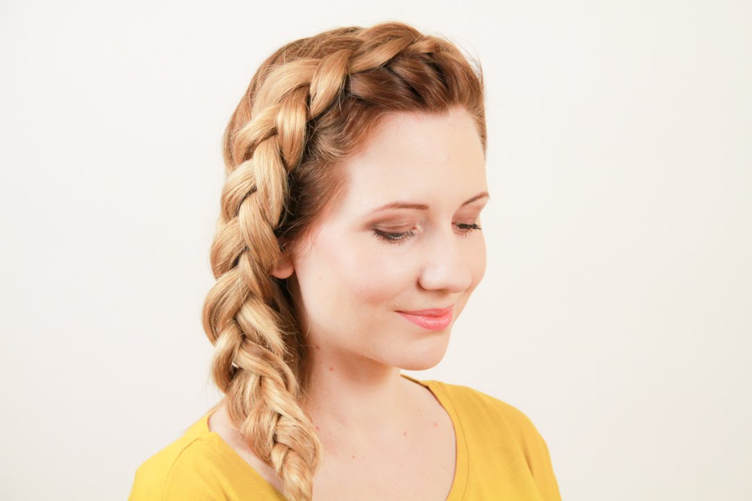 Прическа с плетением на себе. Hairstyle with Braiding on Yourself