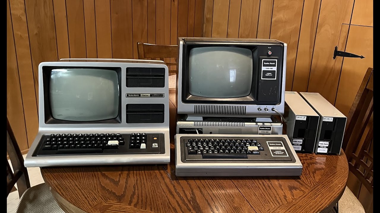 My new TRS-80s -  Model I and Model III - First Restoration Steps on the III