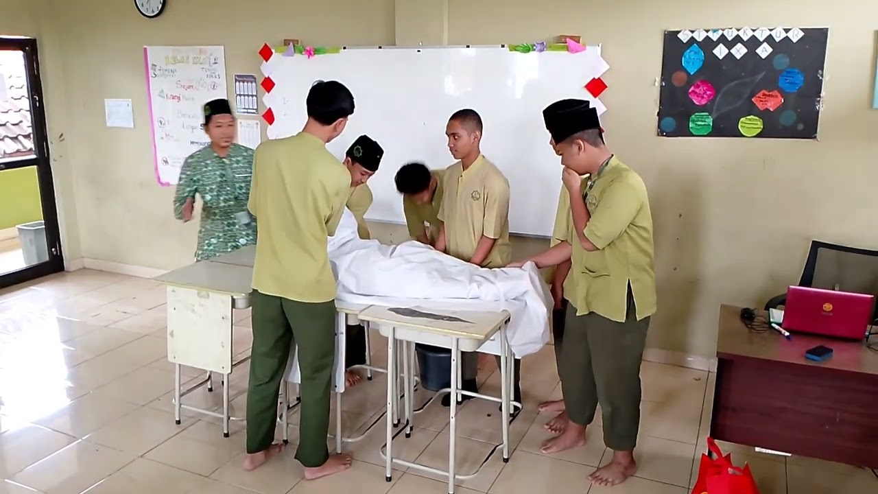PERAKTEK PENGURUSAN JENAZAH SMPSI RABBAANII KELAS IX ( PPG BACH 4 2025/2026 )