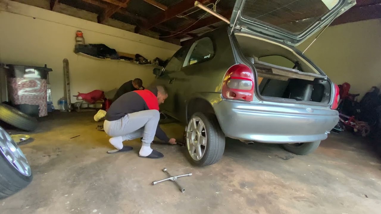 Today is the day! Fitting the velos on the corsa lite