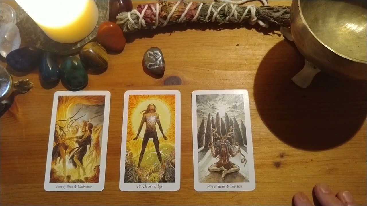 New Moon Shevat / Aquarius : Hebrunes, Tarot, Oracle & Runes