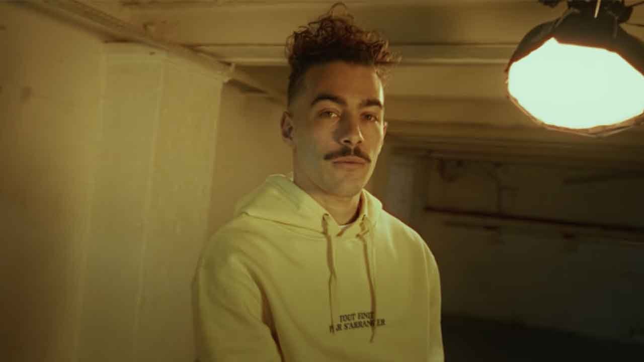 Chiloo : La fille du train (Video lyrics)
