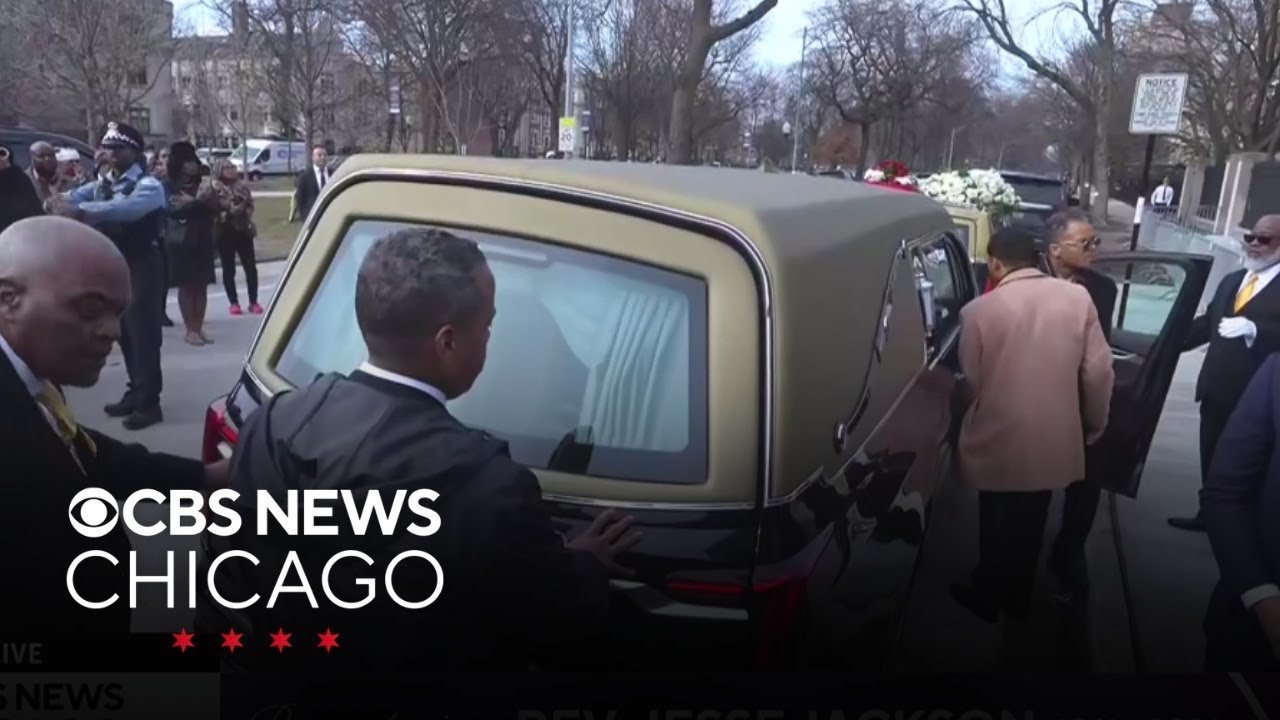Procession for Rev. Jesse Jackson leaves Rainbow PUSH to Oakwood Cemetery