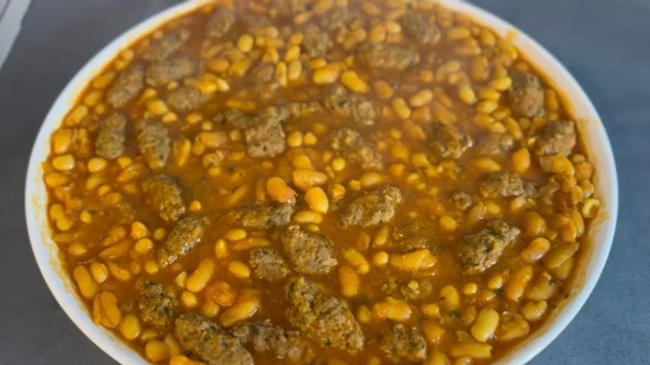 Bohnen mit Hackfleisch طريقة تحضير اللوبيا أو الفاصوليا بالكفتة كتجي خاترة ولذيذة 