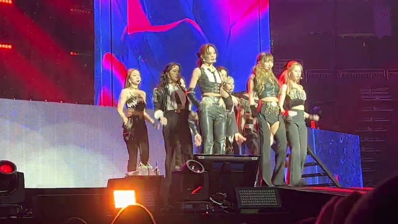 TWICE(트와이스) I CAN’T STOP ME | 4th WORLD TOUR III | New York | Day 1[FANCAM] 220226