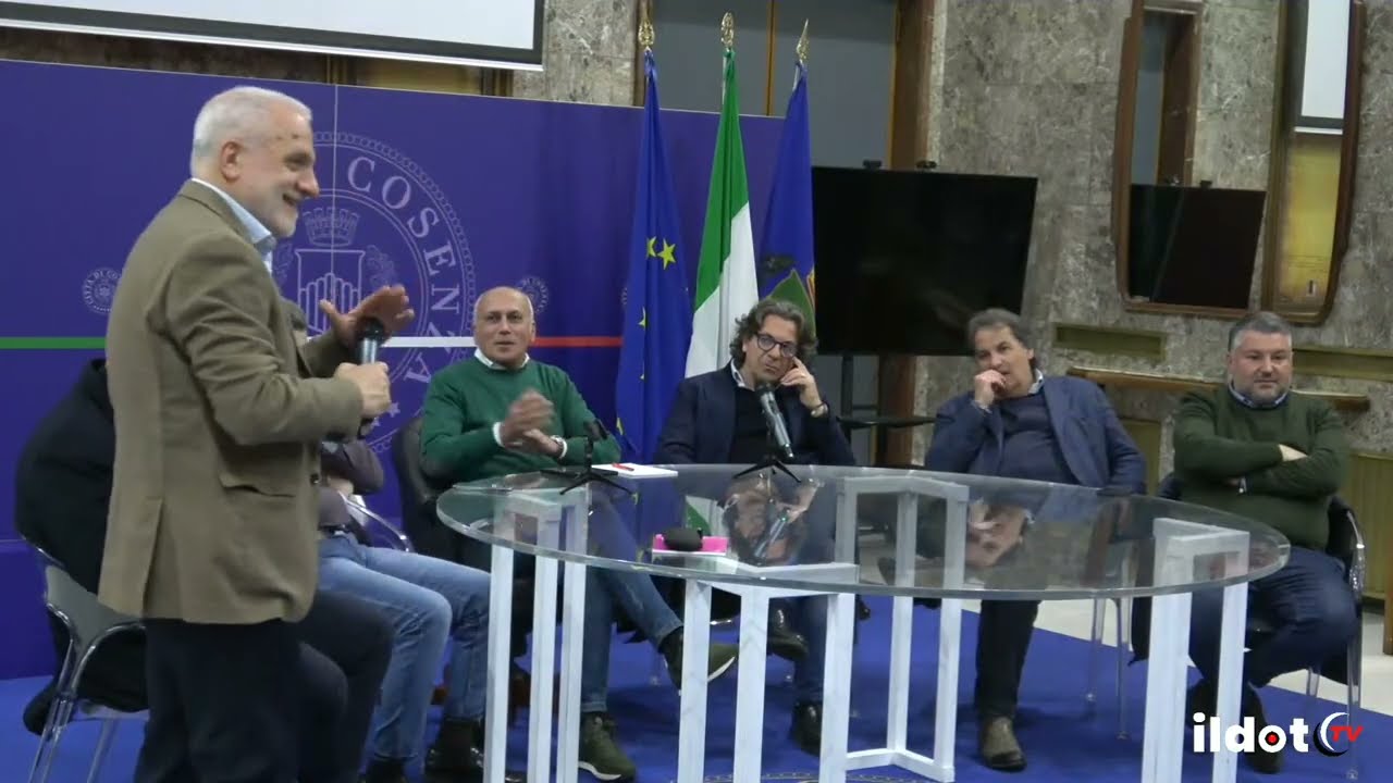 Futuro Cosenza calcio: incontro tifosi-amministrazione comunale