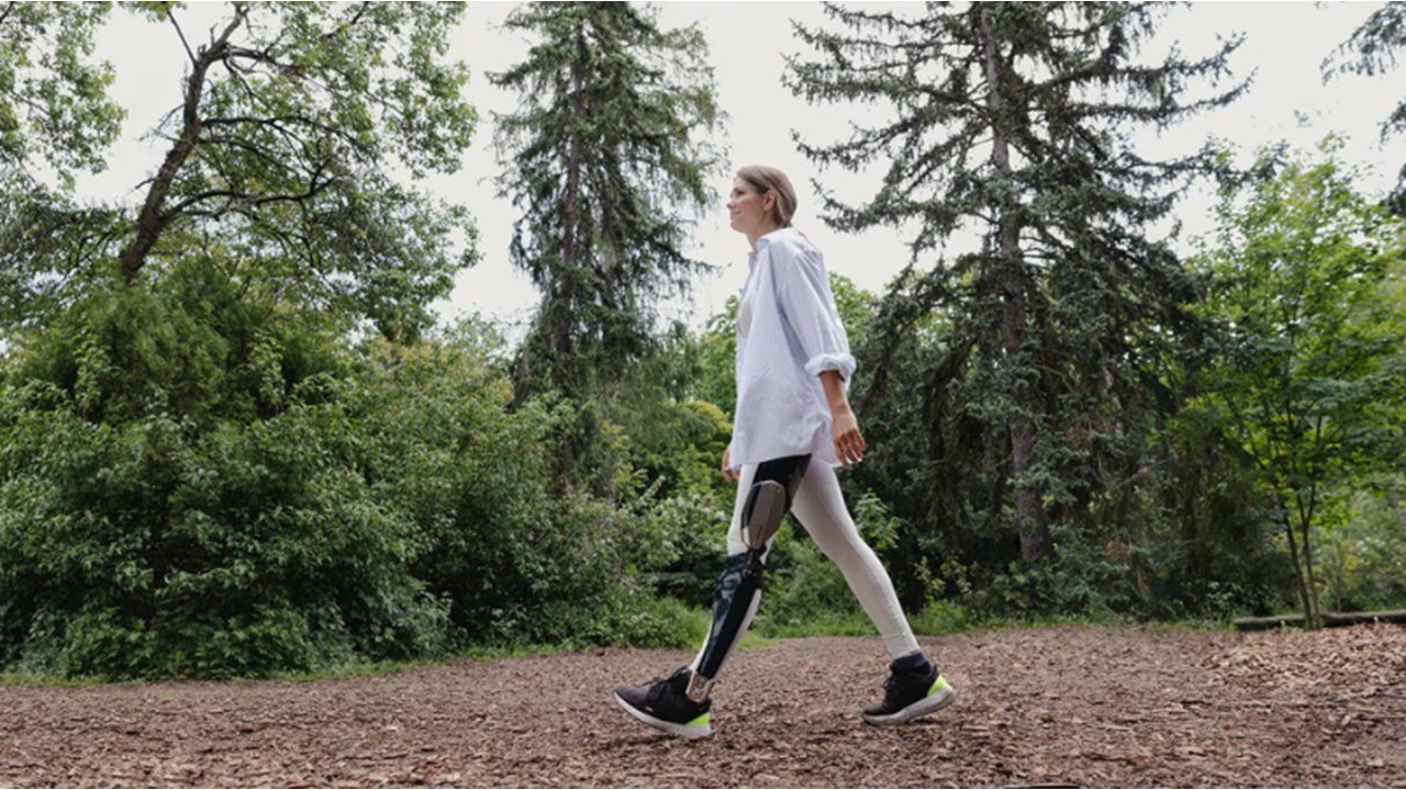 Ottobock C-Brace – Smart Orthotic System with Dynamic Control for Natural Walking