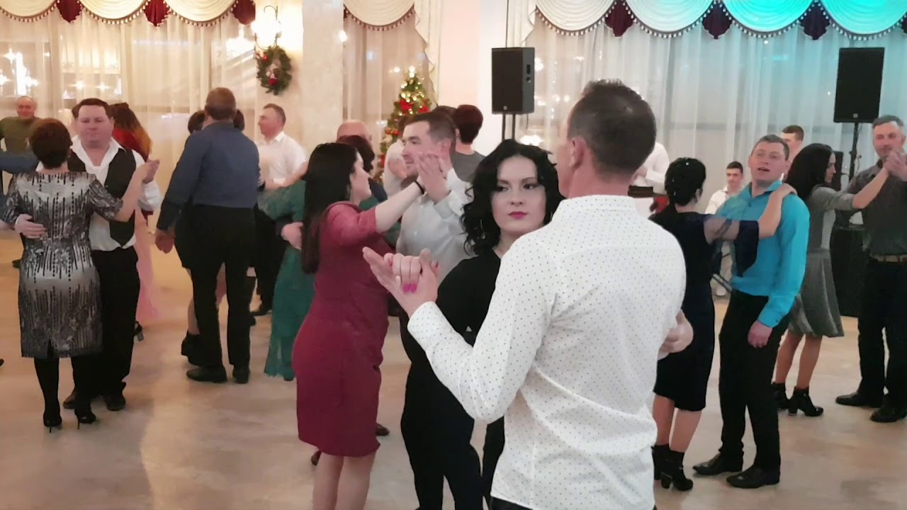 Formația Elegance Botoșani - Hai români de peste sate (Rediu dec. 2019)