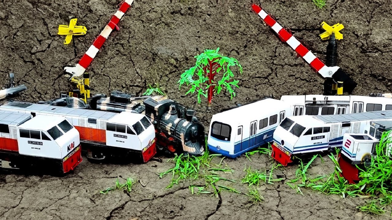 Menemukan Kereta Api Indonesia, KRL Commuterline, Lokomotif cc300, Palang Pintu Perlintasan KAI #01