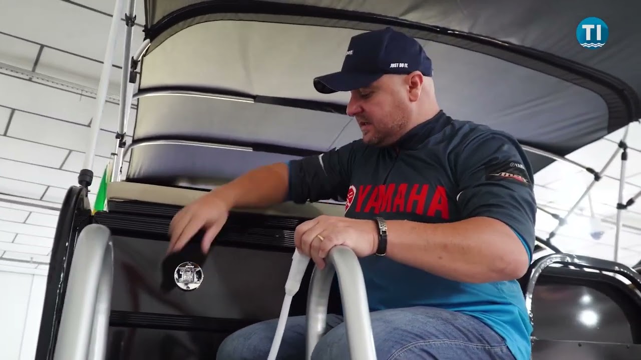 Pontoon Conheça a VCAT AURORA 900T, é muito mais que uma Lancha de passeio