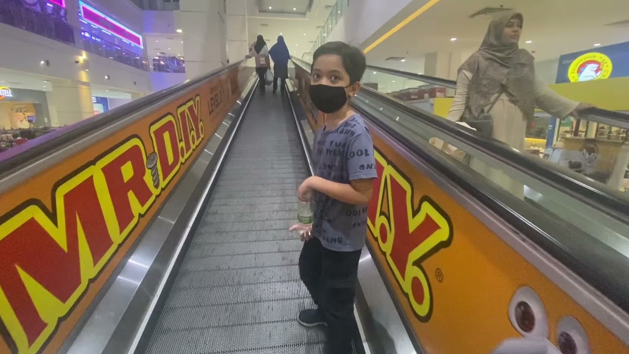 M3 mall jjj