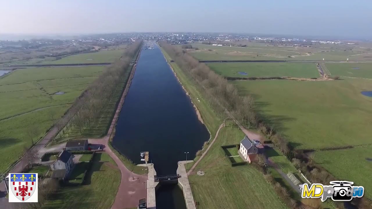 Ville de Carentan en vue aérienne, film institutionnel
