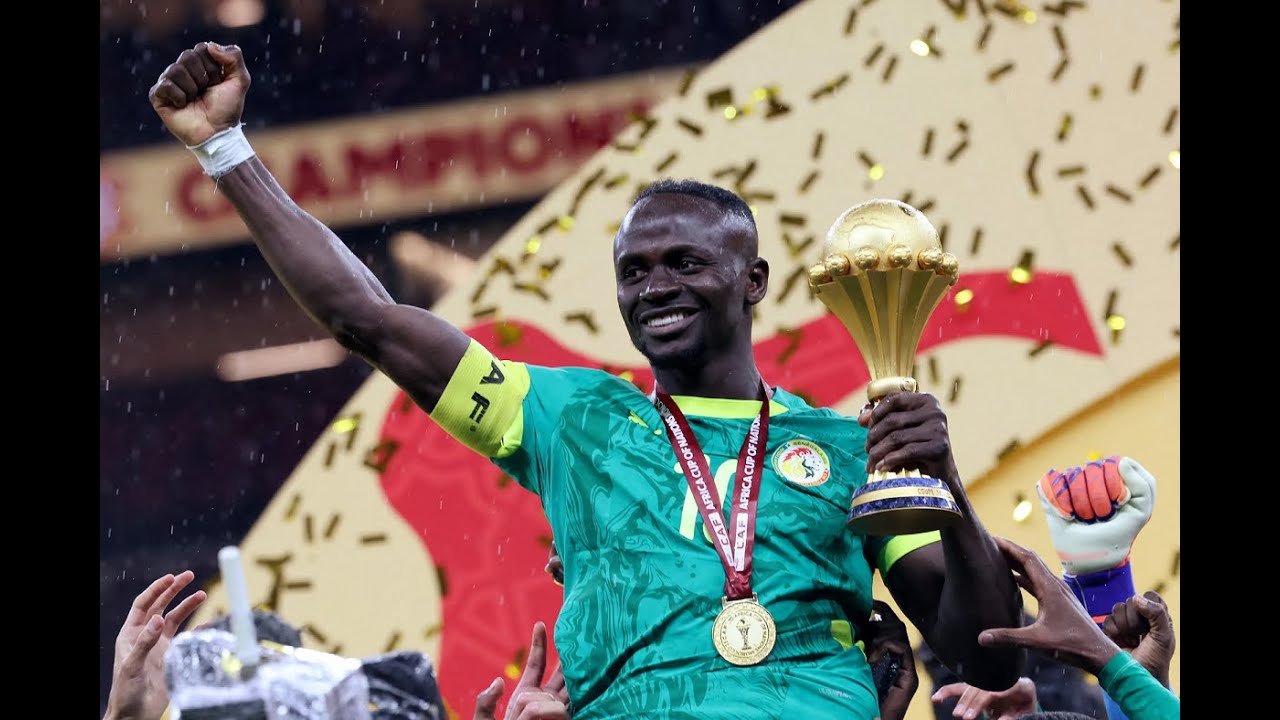 PLATEAU SPECIAL TOMB BEUSS BI - LE SENGAL CHAMPION D'AFRIQUE
