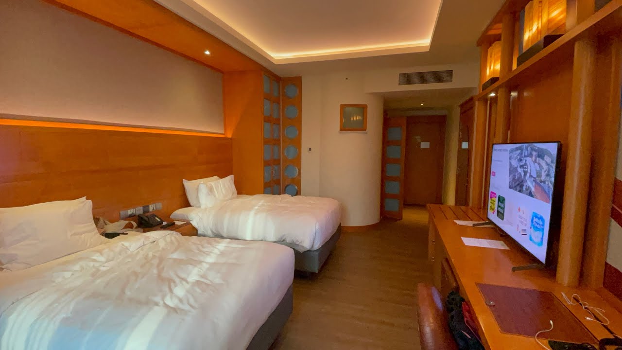 Hotel Michael Resorts World Sentosa Singapore room tour