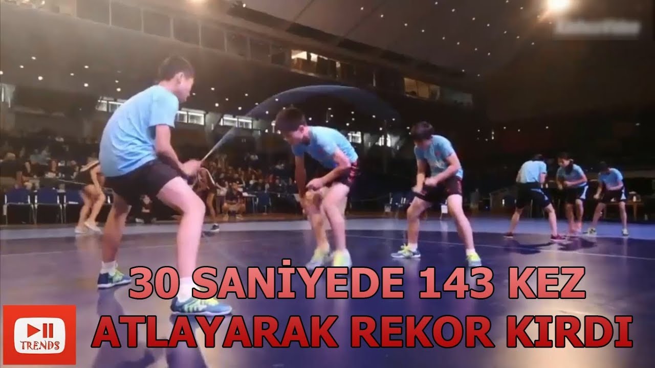 Çinli genç 30 saniyede 143 kez atlayarak kendi ip atlama rekorunu kırdı