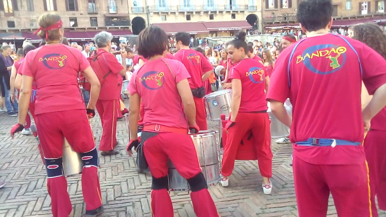 SIENA PIAZZA DEL CAMPO BANDA BANDAO