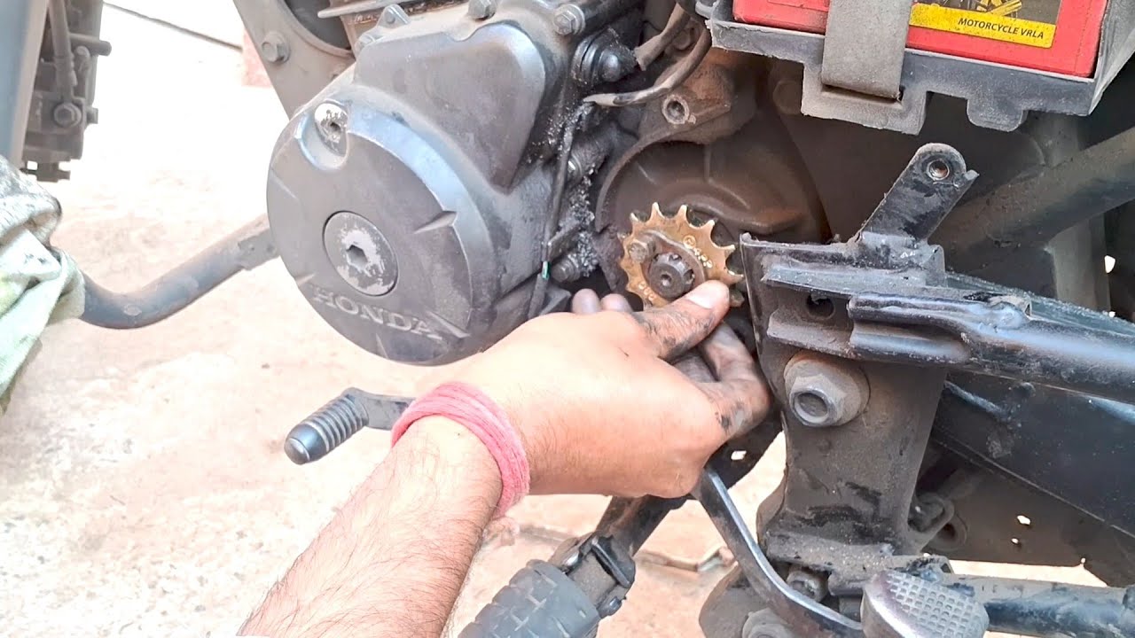Bike Chain Sprocket Replacement | Honda CB Trigger Chain Sprocket Replacement