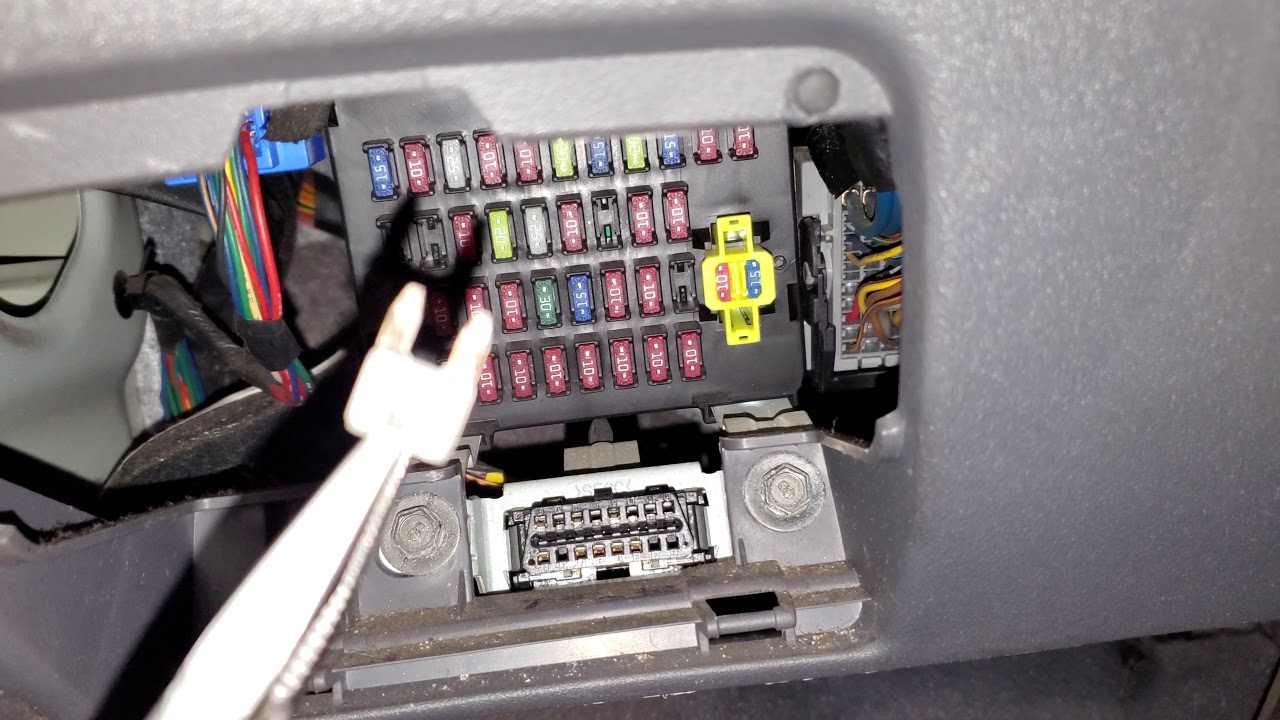 2007 Kia Rio Cigarette Lighter Fuse, Power Outlet Fuse Location