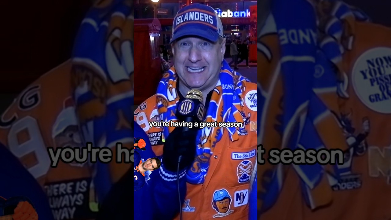Islanders fans still have a Tavares sized hole in their heart. #leafs #Toronto #hockey #islanders